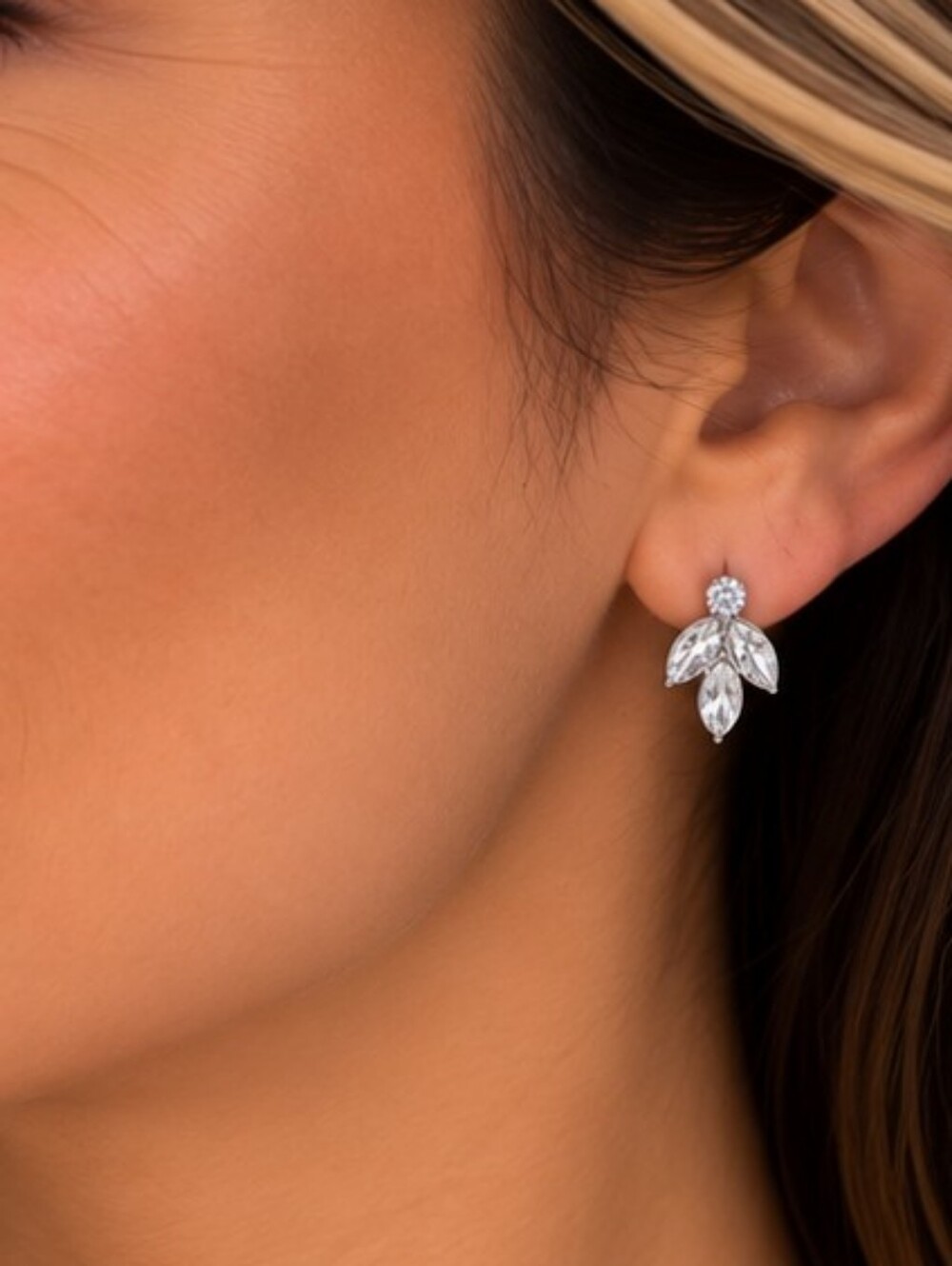 💎 Silver Tone Clear Rhinestone Marquise Leaf Cluster Drop Earrings EUC